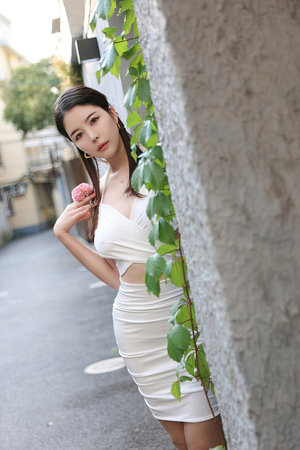 快手绩后跌逾13% 创近11个月来最大单日跌幅 多家机构下调目标价